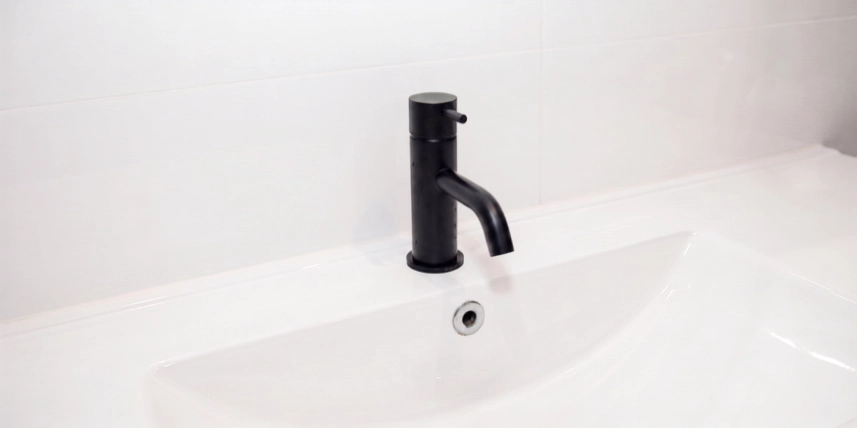 Same bathroom tap fully repaired and leak-free after service by Townend Plumbing & Gas